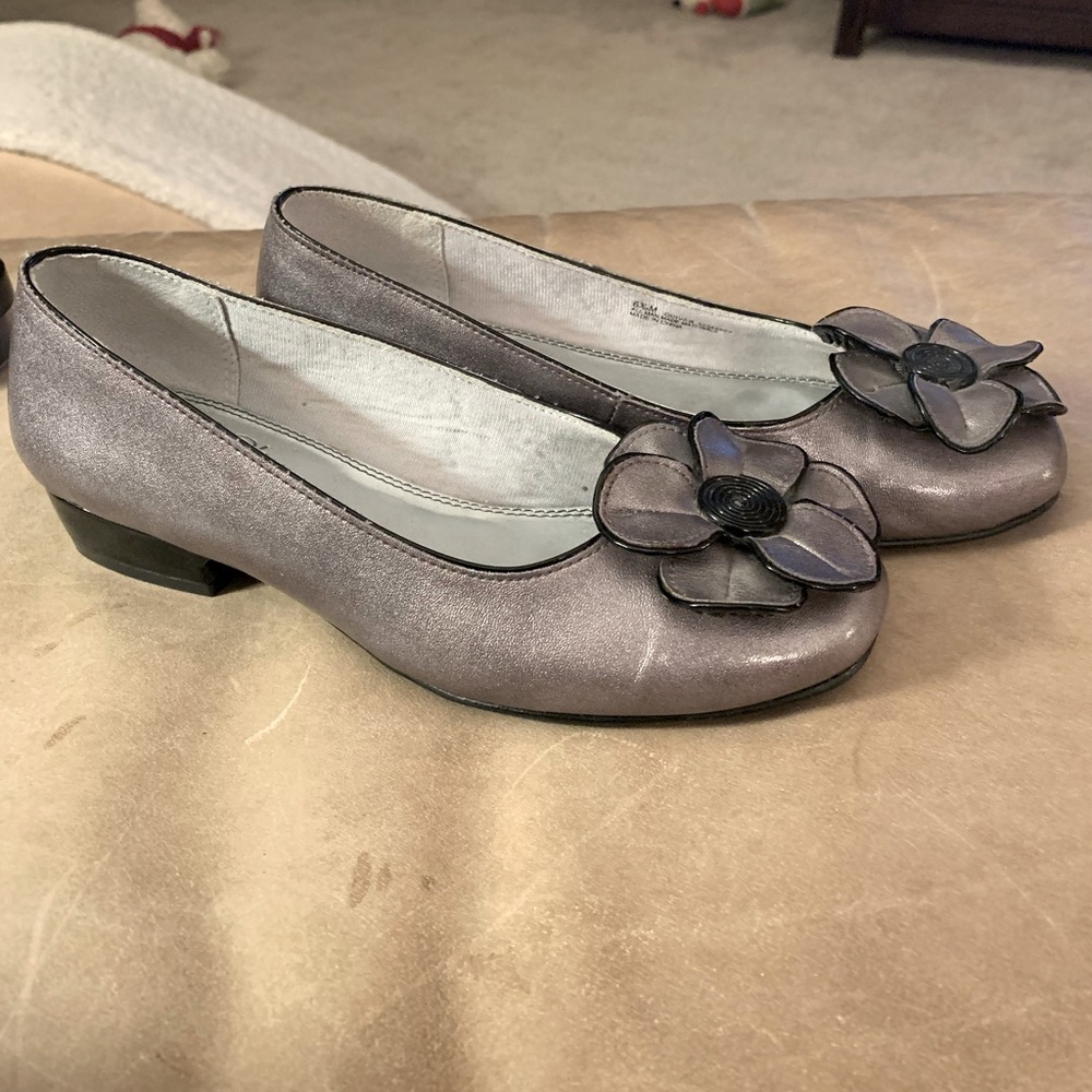 Fun comfy shoes from Life Stride to show a little attitude with any outfit.